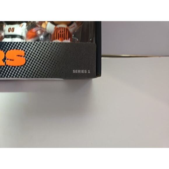 Fisher-Price Little People Collector NFL- CHICAGO BEARS -Exclusive Set NEW - Picture 7 of 11